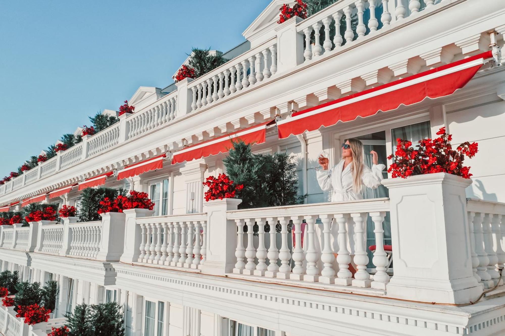 Flower Hotels & Resorts Golem  Exterior photo