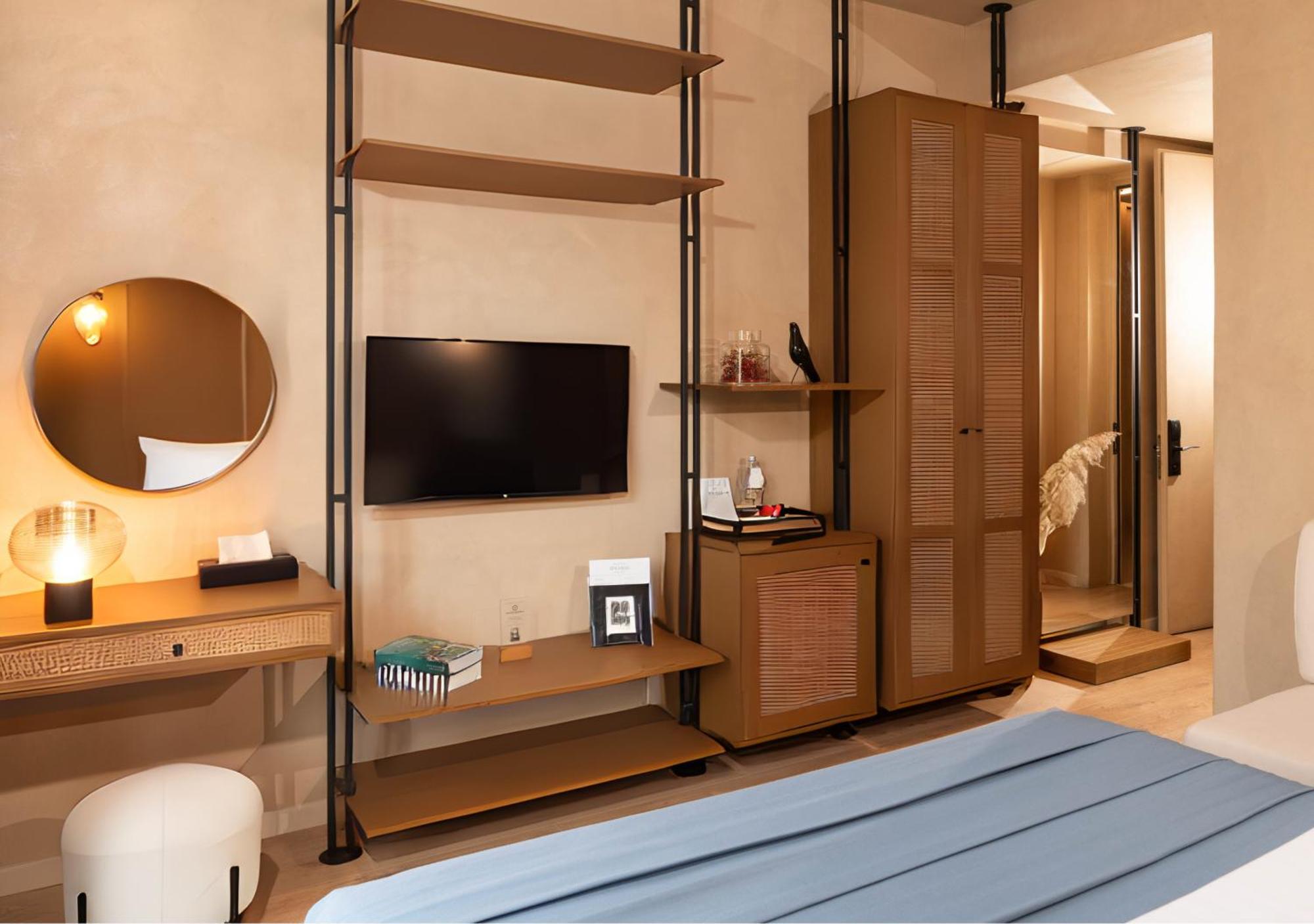 Flower Hotels & Resorts Golem  Room photo